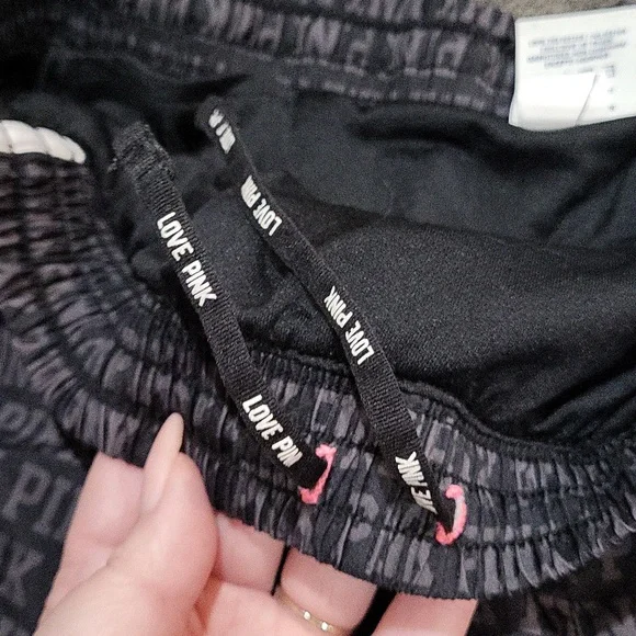 PINK Victoria's Secret Shorts - Picture 5 of 15